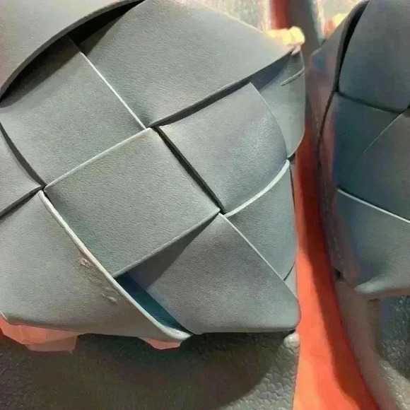 Slides - Picture 7 of 8